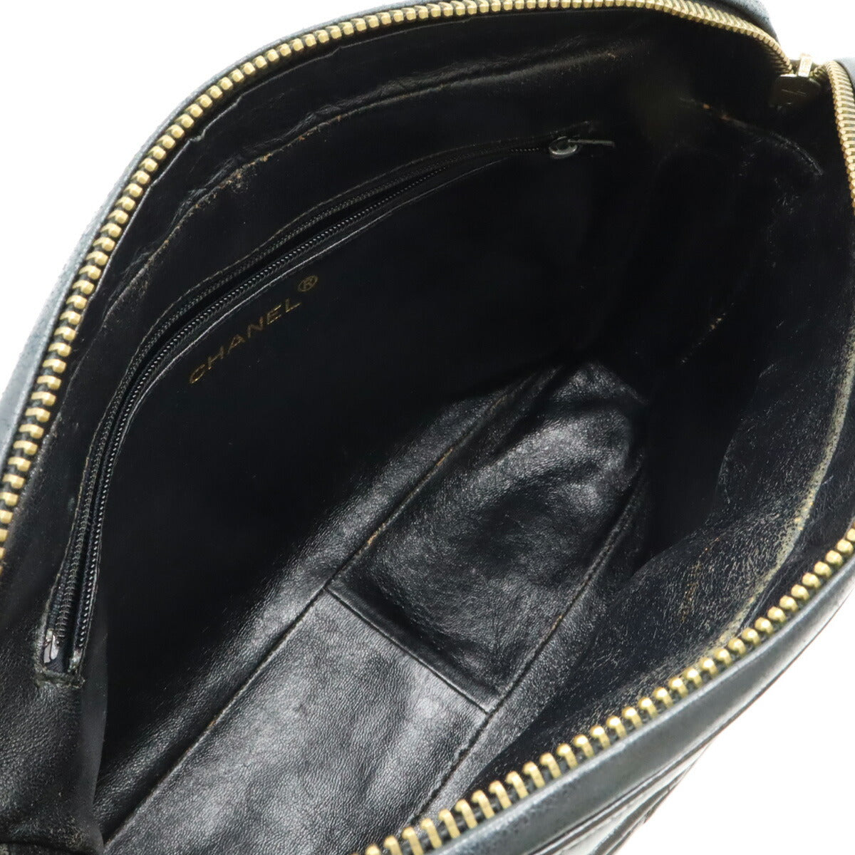Chanel Matelasse Patent Leather Shoulder Bag - Image 5