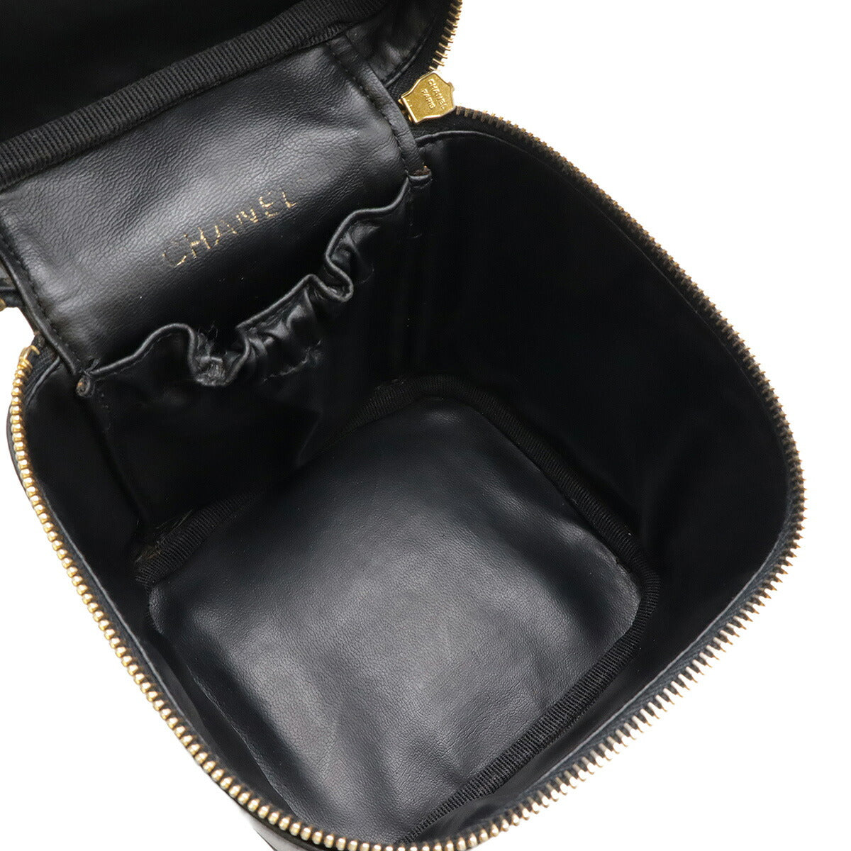 Chanel Bicolore Leather Vanity Bag - Image 6