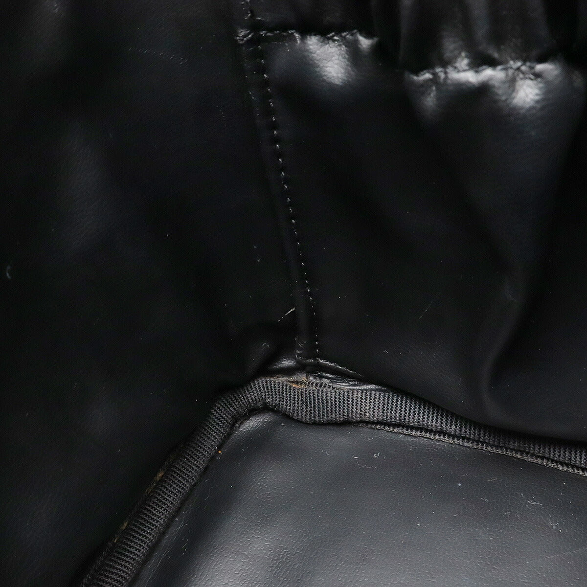 Chanel Bicolore Leather Vanity Bag - Image 7