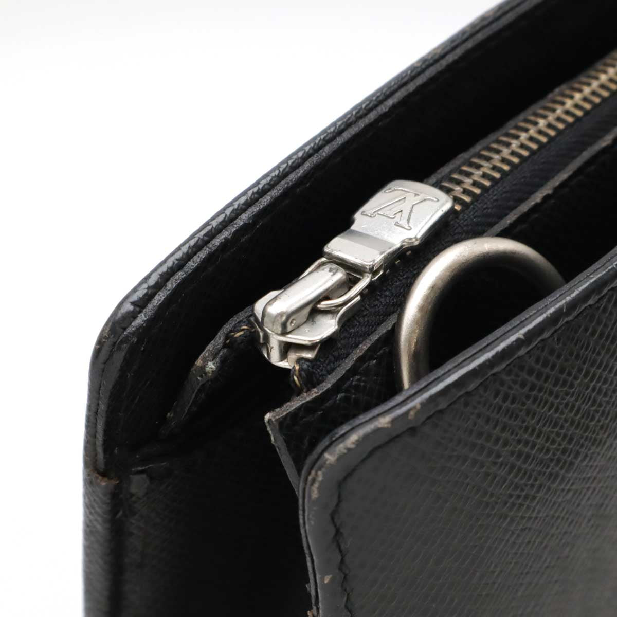 Louis Vuitton Porte-Documents Voyage Taiga 2way bag - Image 4