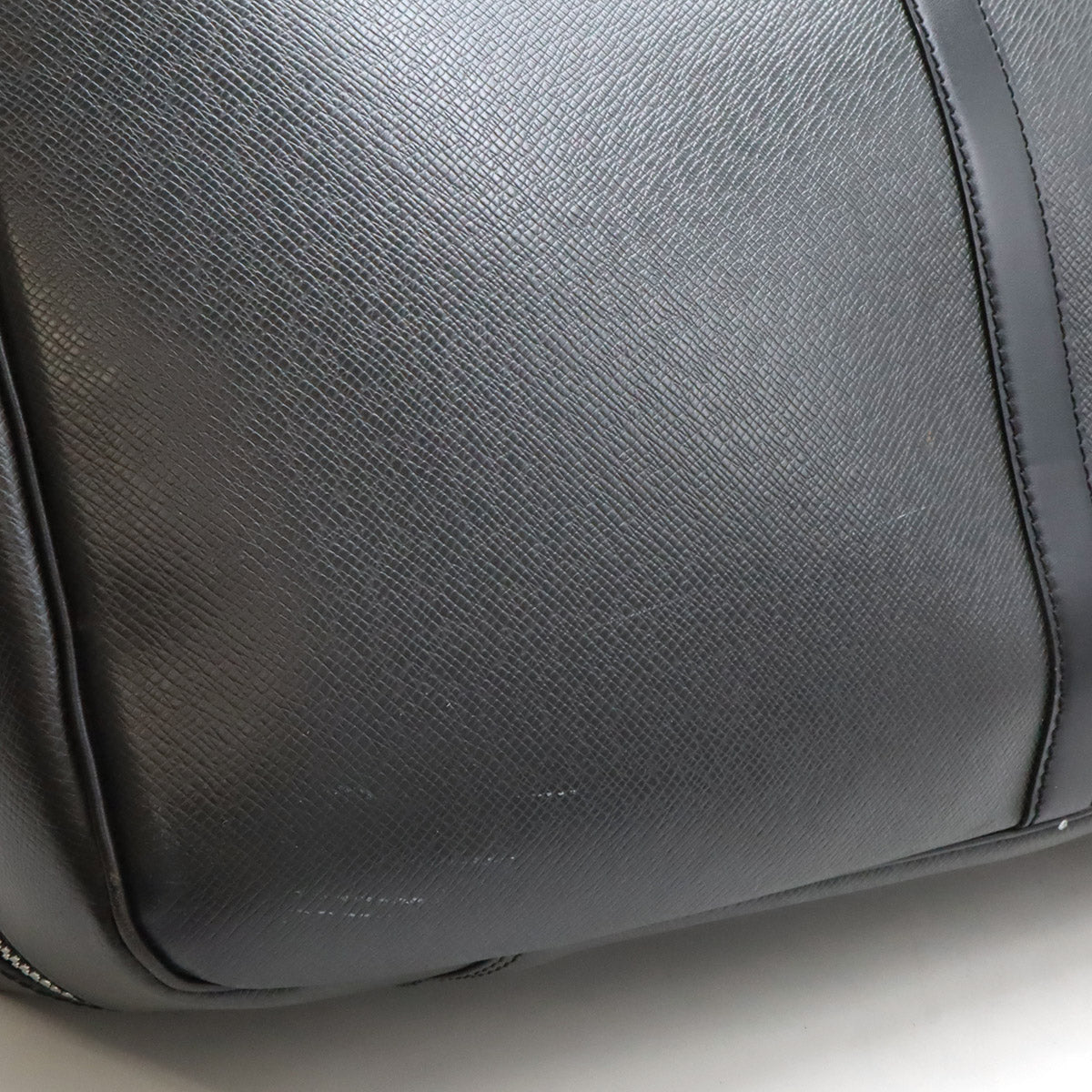 Louis Vuitton Elanga Taiga Boston Bag - Image 9