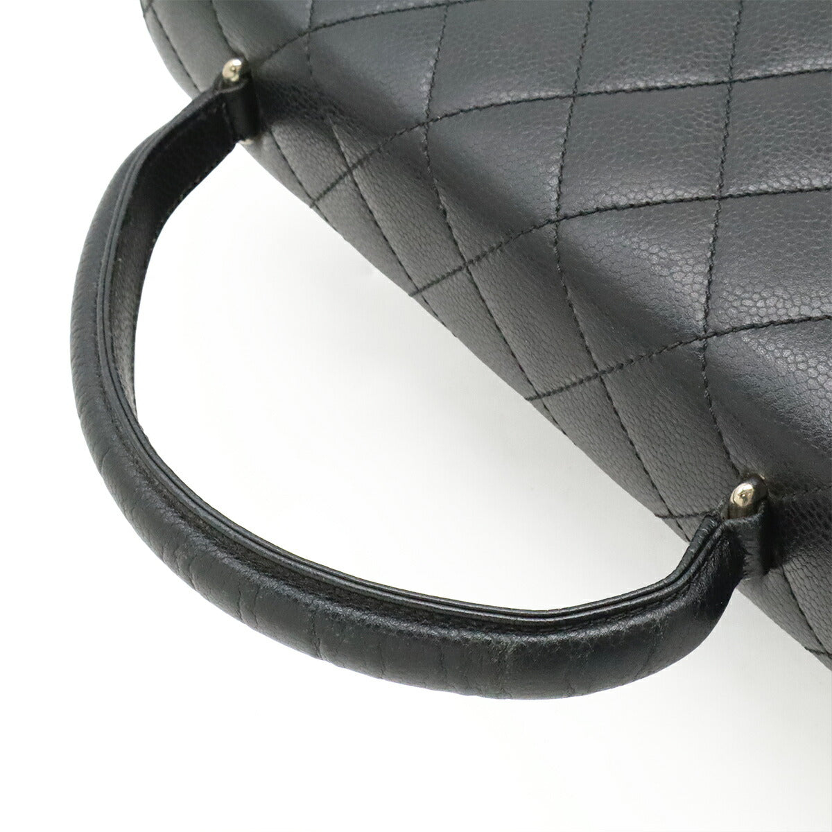 Chanel Matelasse Caviar Leather Handbag - Image 13