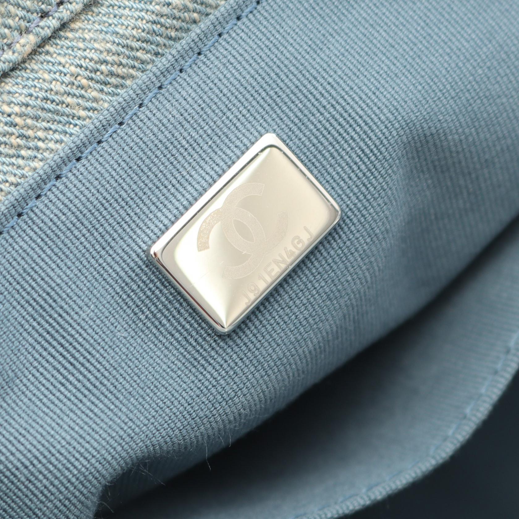 Chanel Deauville Denim Tote Bag - Image 5