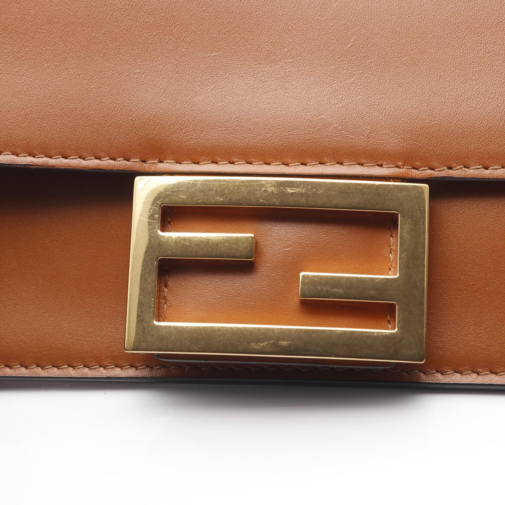 Fendi FLAT BAGUETTE Leather Canvas Shoulder Bag - Image 8