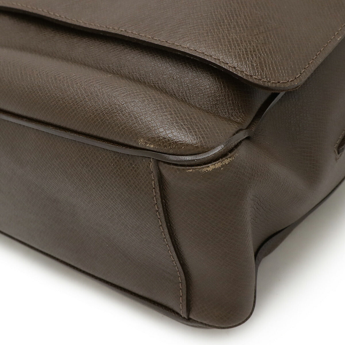 Louis Vuitton Miro Taiga Shoulder Bag - Image 3