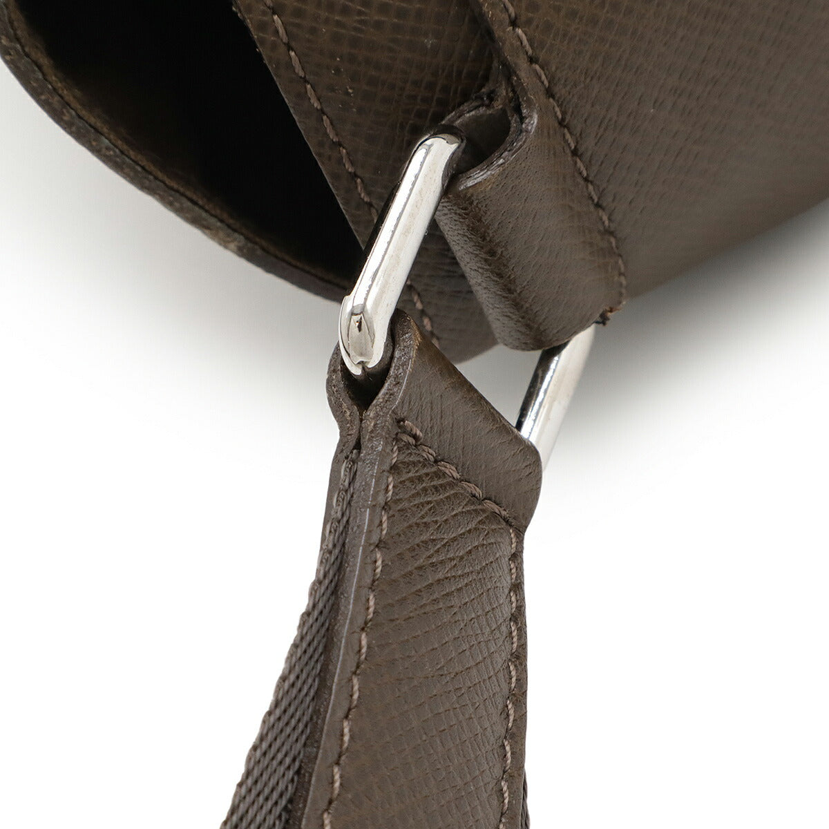 Louis Vuitton Miro Taiga Shoulder Bag - Image 5