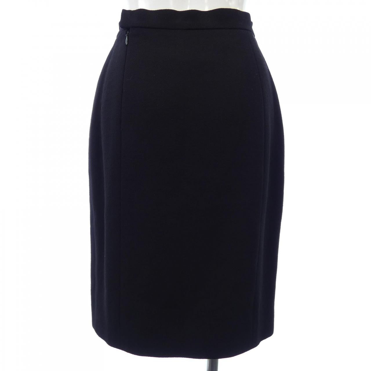 Chanel Suit Set - Image 7