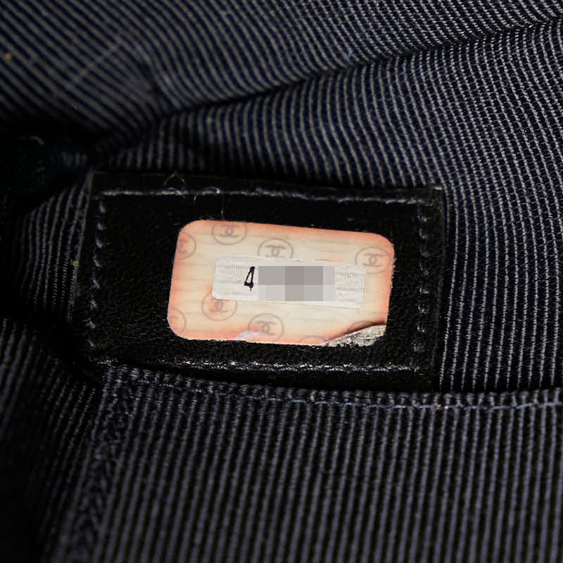 Chanel Matelasse Patent Leather Shoulder Bag - Image 12