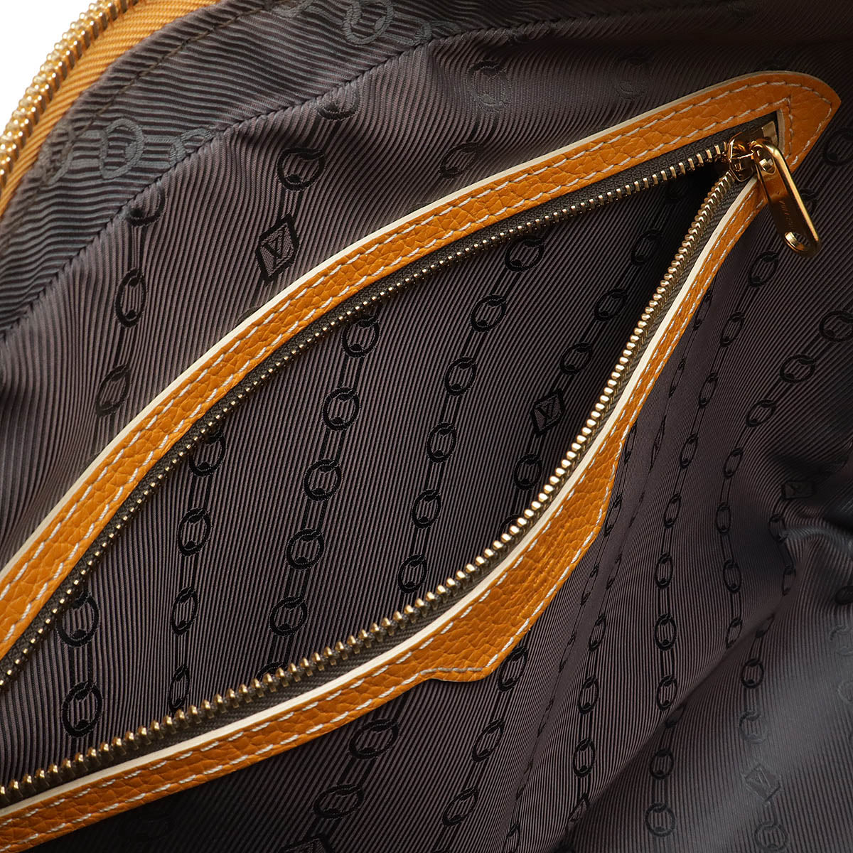 Louis Vuitton Tobaco Leather Travel Bag - Image 8